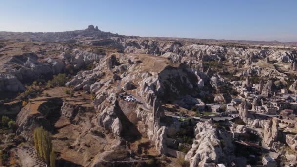 Parque Nacional Goreme cerca de la ciudad de Nevsehir. Pavo. Vista aérea — Vídeo de stock