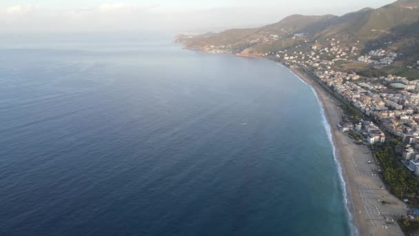 Veduta aerea di Alanya, Turchia - una località balneare. Rallentatore — Video Stock