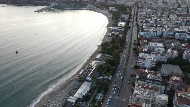 Vue aérienne d'Alanya, en Turquie - une station balnéaire sur le bord de la mer. Mouvement lent — Video