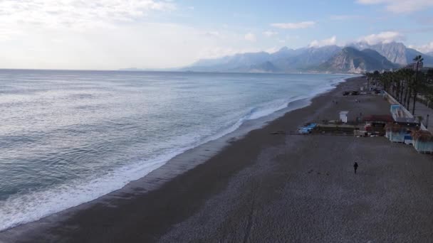 Vue aérienne d'Antalya, en Turquie - une station balnéaire sur le bord de mer. Mouvement lent — Video