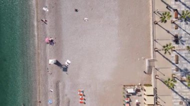 Sahildeki tatil köyünde. Hindi. Yavaş çekim