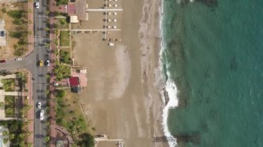 Sahildeki tatil köyünde. Hindi. Yavaş çekim