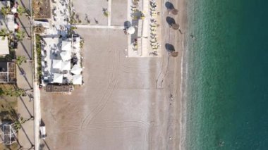 Sahildeki tatil köyünde. Hindi. Yavaş çekim