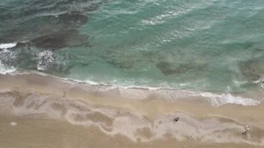Sahildeki tatil köyünde. Hindi. Yavaş çekim