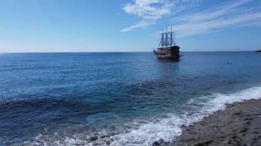 Sahildeki tatil köyünde. Hindi. Yavaş çekim