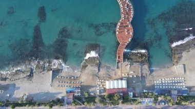 Sahildeki tatil köyünde. Hindi. Yavaş çekim