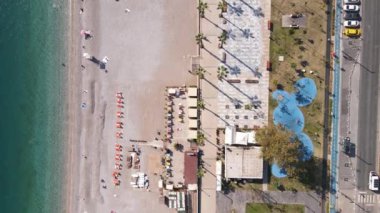 Sahildeki tatil köyünde. Hindi. Yavaş çekim