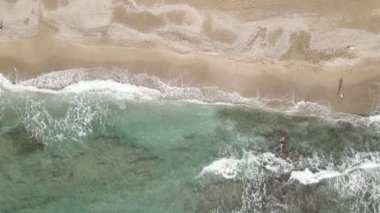 Sahildeki tatil köyünde. Hindi. Yavaş çekim