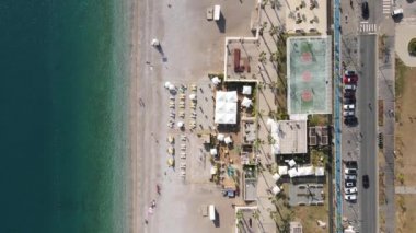 Sahildeki tatil köyünde. Hindi. Yavaş çekim