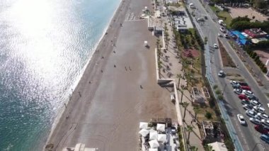 Sahildeki tatil köyünde. Hindi. Yavaş çekim