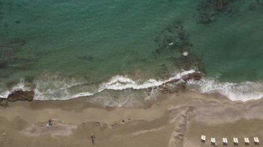 Sahildeki tatil köyünde. Hindi. Yavaş çekim