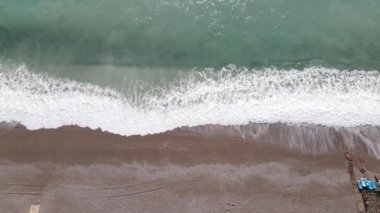 Sahildeki tatil köyünde. Hindi. Yavaş çekim