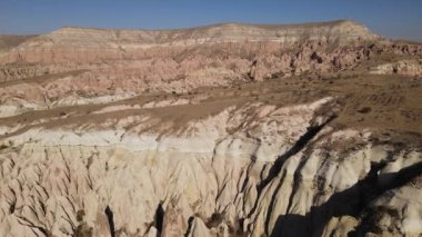 Kapadokya 'nın hava manzarası. Hindi. Goreme Ulusal Parkı. Yavaş çekim