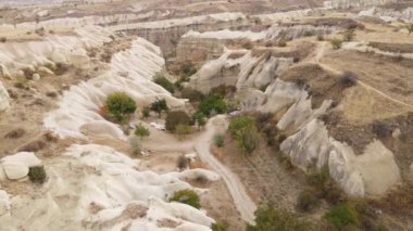 Kapadokya 'nın hava manzarası. Hindi. Goreme Ulusal Parkı. Yavaş çekim