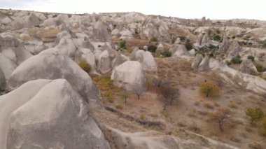 Kapadokya 'nın hava manzarası. Hindi. Goreme Ulusal Parkı. Yavaş çekim