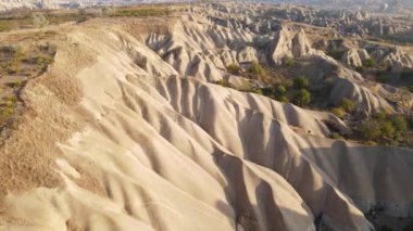 Kapadokya 'nın hava manzarası. Hindi. Goreme Ulusal Parkı. Yavaş çekim