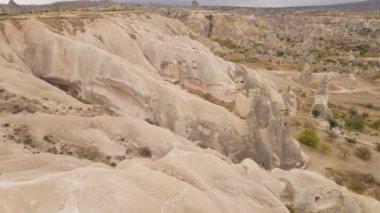 Kapadokya 'nın hava manzarası. Hindi. Goreme Ulusal Parkı. Yavaş çekim