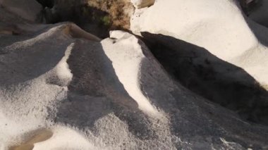 Kapadokya 'nın hava manzarası. Hindi. Goreme Ulusal Parkı. Yavaş çekim