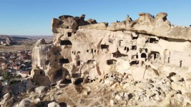 Kapadokya 'nın hava manzarası. Hindi. Goreme Ulusal Parkı. Yavaş çekim