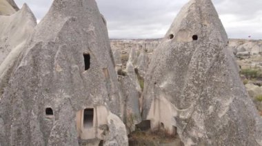 Kapadokya 'nın hava manzarası. Hindi. Goreme Ulusal Parkı. Yavaş çekim