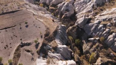 Kapadokya 'nın hava manzarası. Hindi. Goreme Ulusal Parkı. Yavaş çekim