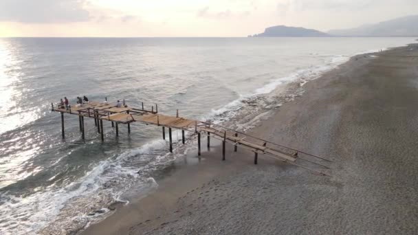 Spiaggia nella località balneare. Tacchino. Rallentatore — Video Stock