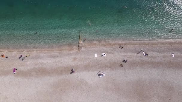 海辺のリゾートタウンでビーチ。トルコだ。スローモーション — ストック動画