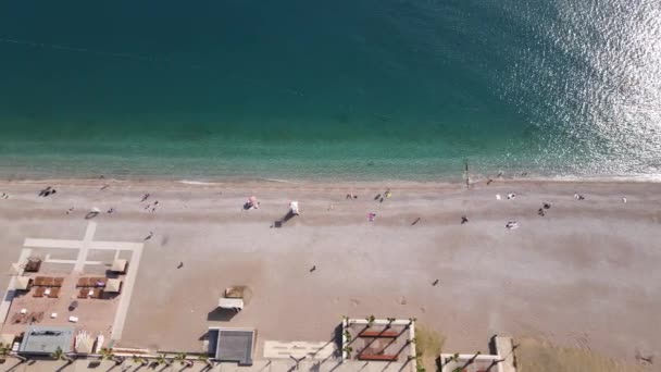 Stranden vid badorten. Turkiet. Långsamma rörelser — Stockvideo