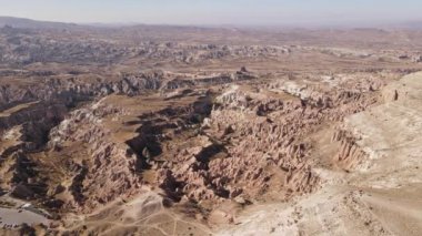 Kapadokya 'nın hava manzarası. Hindi. Goreme Ulusal Parkı. Yavaş çekim
