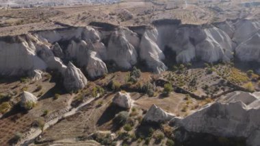 Kapadokya 'nın hava manzarası. Hindi. Goreme Ulusal Parkı. Yavaş çekim