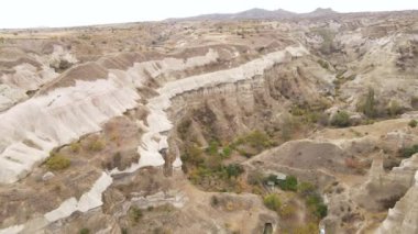 Kapadokya 'nın hava manzarası. Hindi. Goreme Ulusal Parkı. Yavaş çekim