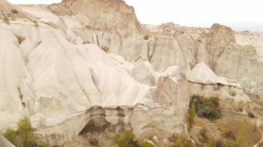 Kapadokya 'nın hava manzarası. Hindi. Goreme Ulusal Parkı. Yavaş çekim