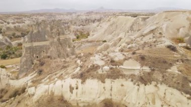Kapadokya 'nın hava manzarası. Hindi. Goreme Ulusal Parkı. Yavaş çekim