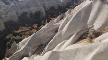 Kapadokya 'nın hava manzarası. Hindi. Goreme Ulusal Parkı. Yavaş çekim