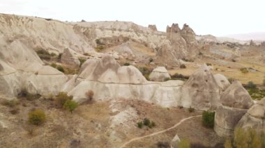 Kapadokya 'nın hava manzarası. Hindi. Goreme Ulusal Parkı. Yavaş çekim