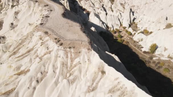 Luftaufnahme der Landschaft Kappadokiens. Türkei. Goreme-Nationalpark. Zeitlupe — Stockvideo