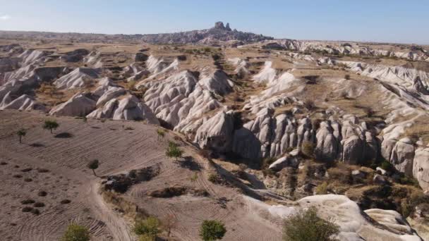 Luchtfoto van het landschap van Cappadocië. Turkije. Nationaal park Goreme. Langzame beweging — Stockvideo