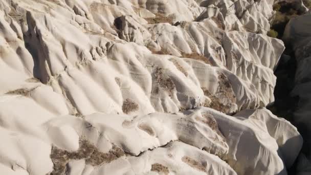 Vista aérea da paisagem Capadócia. A Turquia. Parque Nacional Goreme. Movimento lento — Vídeo de Stock