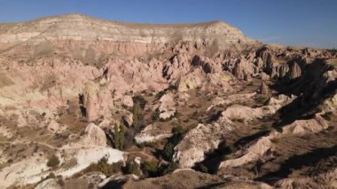Kapadokya 'nın hava manzarası. Hindi. Goreme Ulusal Parkı. Yavaş çekim
