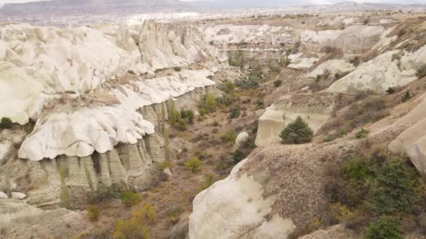 Luftaufnahme der Landschaft Kappadokiens. Türkei. Goreme-Nationalpark. Zeitlupe — Stockvideo