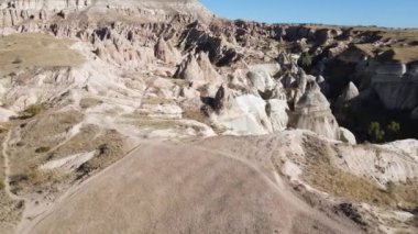 Kapadokya 'nın hava manzarası. Hindi. Goreme Ulusal Parkı. Yavaş çekim