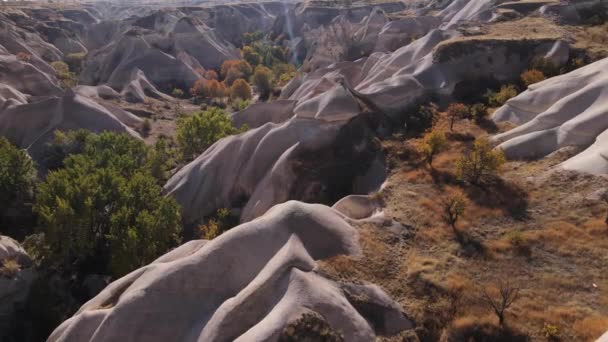 Luchtfoto van het landschap van Cappadocië. Turkije. Nationaal park Goreme. Langzame beweging — Stockvideo