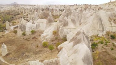 Kapadokya 'nın hava manzarası. Hindi. Goreme Ulusal Parkı. Yavaş çekim