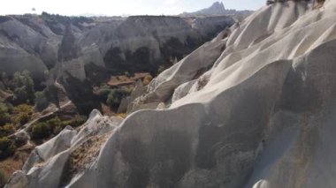 Kapadokya 'nın hava manzarası. Hindi. Goreme Ulusal Parkı. Yavaş çekim