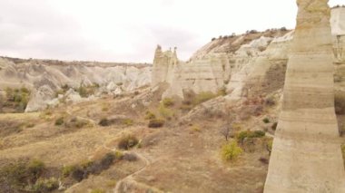 Kapadokya 'nın hava manzarası. Hindi. Goreme Ulusal Parkı. Yavaş çekim