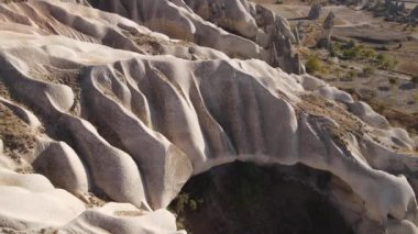Kapadokya 'nın hava manzarası. Hindi. Goreme Ulusal Parkı. Yavaş çekim