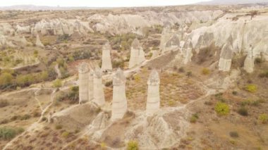 Kapadokya 'nın hava manzarası. Hindi. Goreme Ulusal Parkı. Yavaş çekim