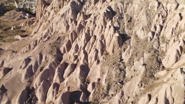 Vista aérea del paisaje Capadocia. Pavo. Parque Nacional Goreme. Movimiento lento — Vídeos de Stock