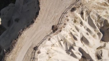 Kapadokya 'nın hava manzarası. Hindi. Goreme Ulusal Parkı. Yavaş çekim