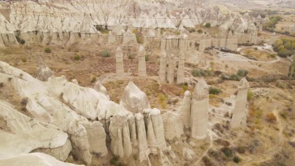 Flygfoto över Kappadokien landskap. Turkiet. Goreme National Park. Långsamma rörelser — Stockvideo